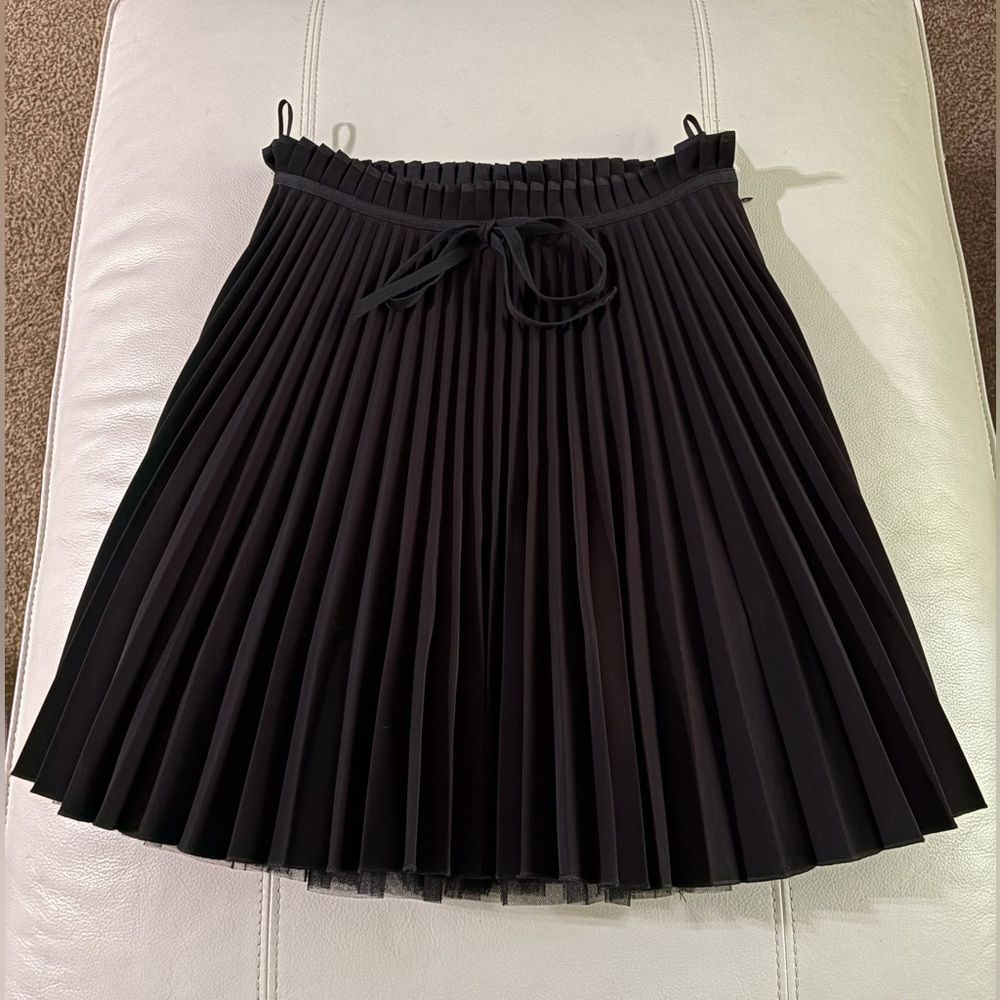 Red Valentino Elegant Black Pleated Skirt